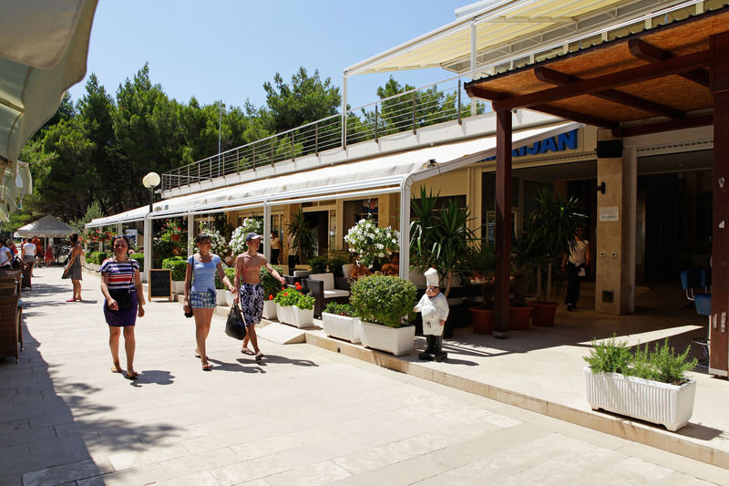 Zlatni Rat Beach Resort โบล ภายนอก รูปภาพ